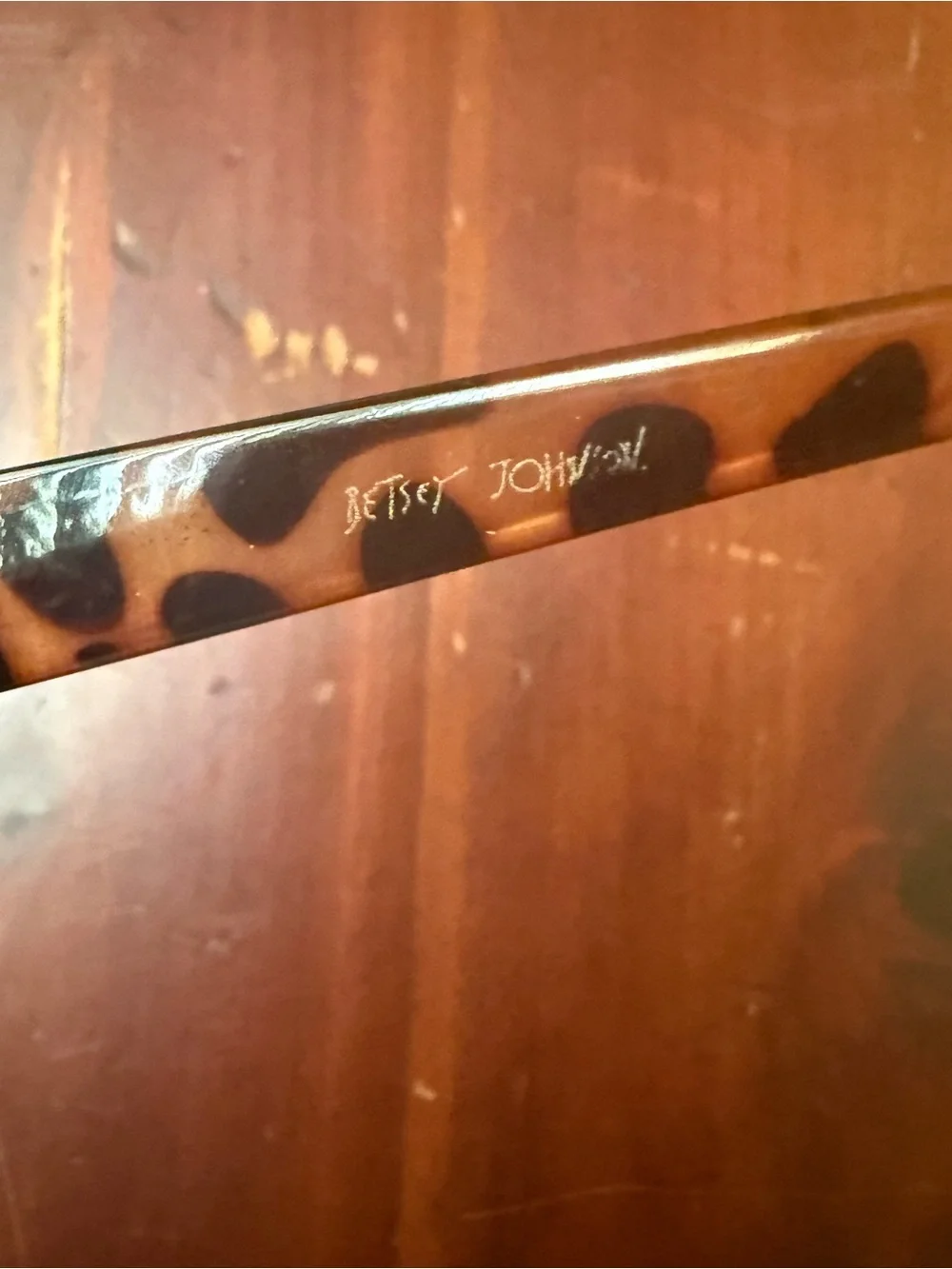 BETSEY JOHNSON Tortoise & black Readers
